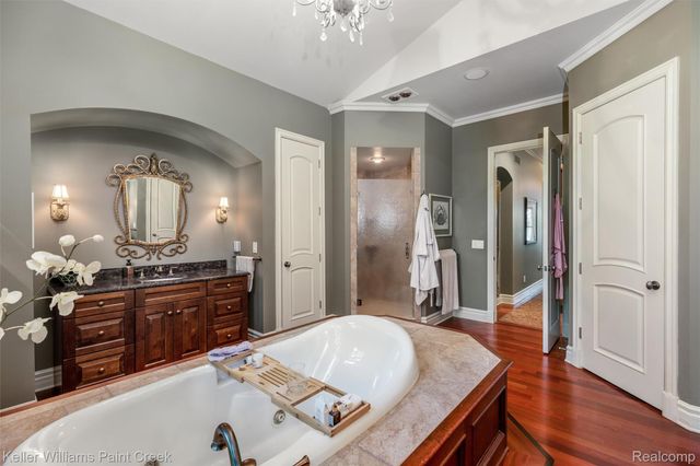 22220 E River Road, Grosse Ile Township, MI 48138