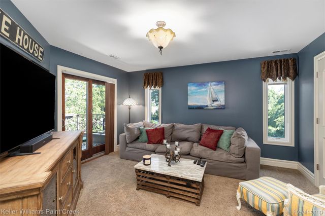 22220 E River Road, Grosse Ile Township, MI 48138