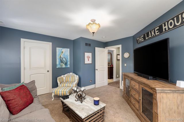 22220 E River Road, Grosse Ile Township, MI 48138