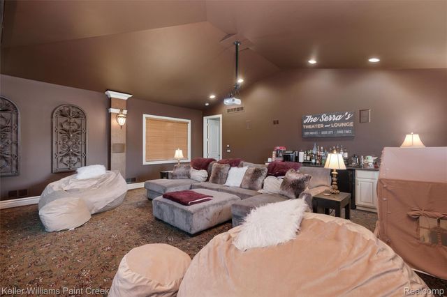 22220 E River Road, Grosse Ile Township, MI 48138