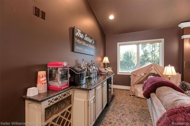 22220 E River Road, Grosse Ile Township, MI 48138