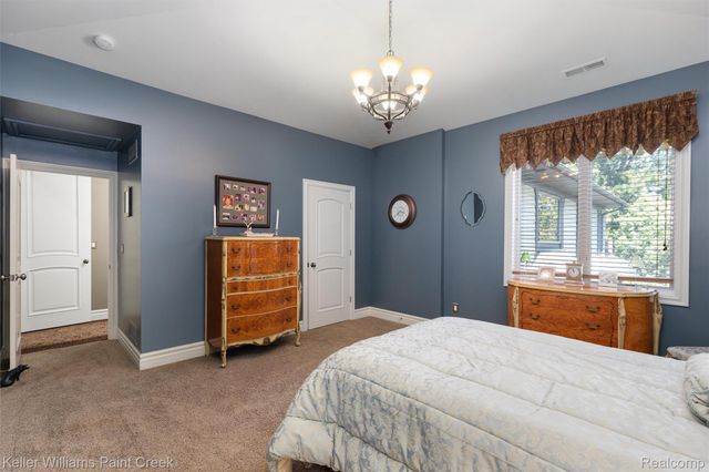 22220 E River Road, Grosse Ile Township, MI 48138