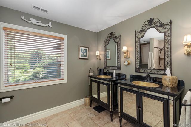 22220 E River Road, Grosse Ile Township, MI 48138