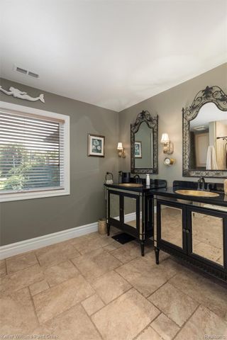 22220 E River Road, Grosse Ile Township, MI 48138