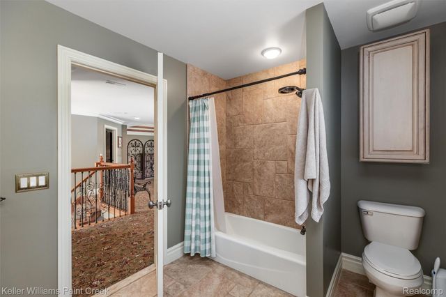 22220 E River Road, Grosse Ile Township, MI 48138