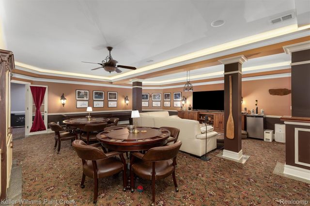 22220 E River Road, Grosse Ile Township, MI 48138