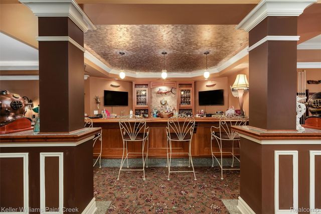 22220 E River Road, Grosse Ile Township, MI 48138