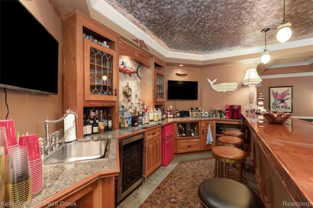 22220 E River Road, Grosse Ile Township, MI 48138