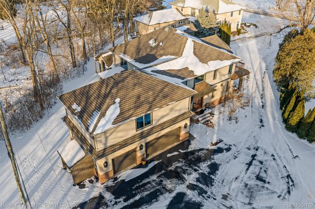 22220 E River Road, Grosse Ile Township, MI 48138