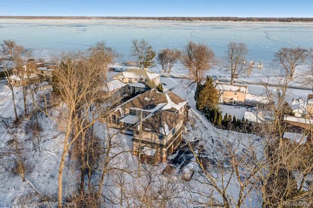 22220 E River Road, Grosse Ile Township, MI 48138