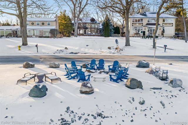 22220 E River Road, Grosse Ile Township, MI 48138