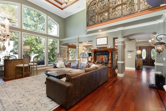 22220 E River Road, Grosse Ile Township, MI 48138