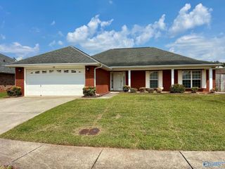 210 Shadow Cove Drive SW, Huntsville, AL 35824