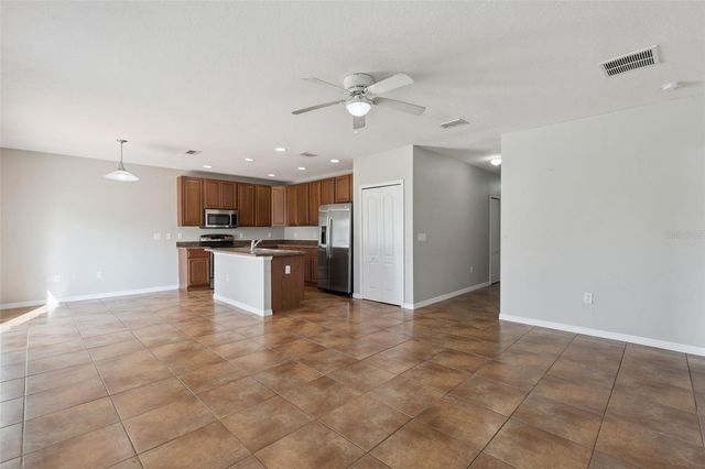 1038 SUFFRAGETTE CIRCLE, Haines City, FL 33844