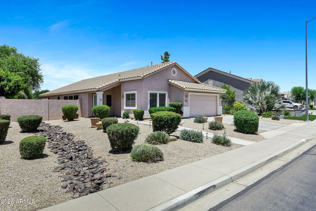 2116 S JOPLIN --, Mesa, AZ 85209 — photo 3