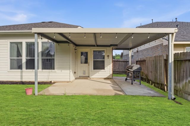 18815 Cluster Oaks Drive, Magnolia, TX 77355