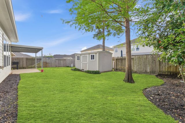 18815 Cluster Oaks Drive, Magnolia, TX 77355