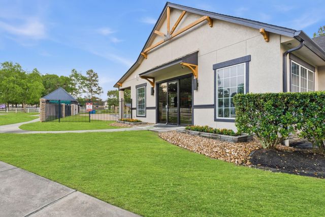 18815 Cluster Oaks Drive, Magnolia, TX 77355