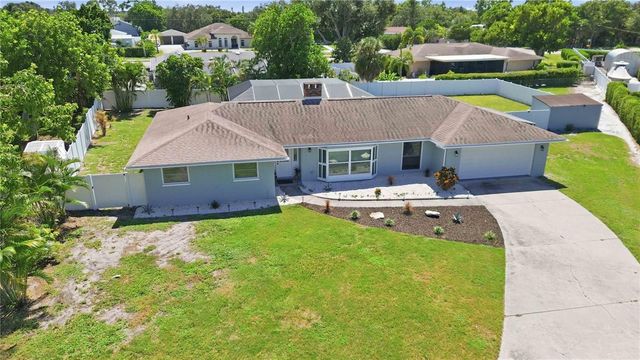 7815 18TH AVENUE NW, Bradenton, FL 34209