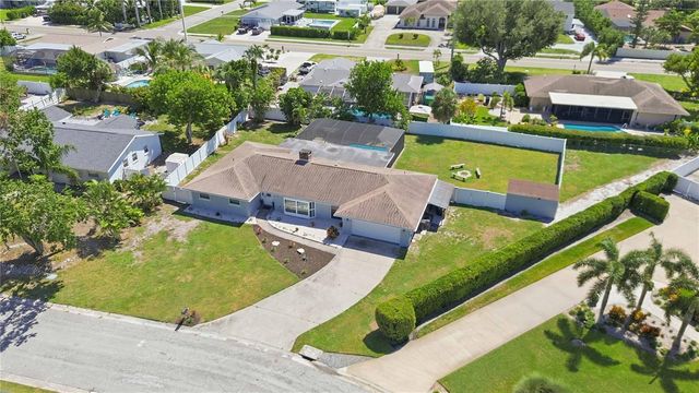 7815 18TH AVENUE NW, Bradenton, FL 34209