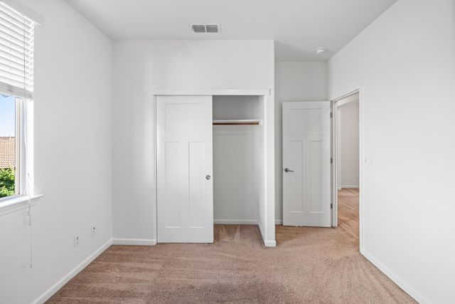 9362 Bear Grass Cir, Sacramento, CA 95829