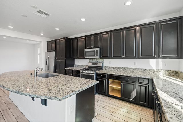 9362 Bear Grass Cir, Sacramento, CA 95829