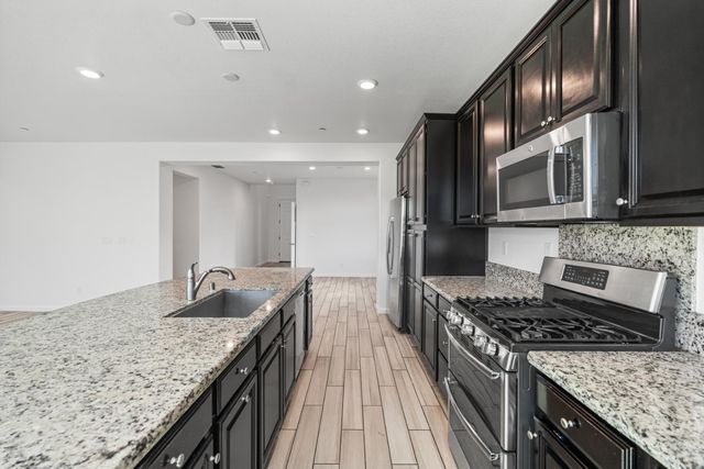 9362 Bear Grass Cir, Sacramento, CA 95829