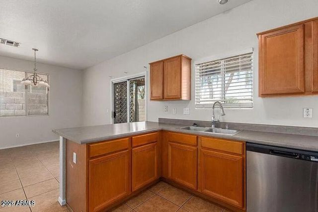 22009 N 29th Drive, Phoenix, AZ 85027