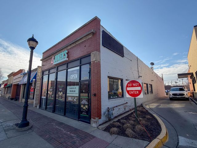 8347 Grand Avenue, River Grove, IL 60171