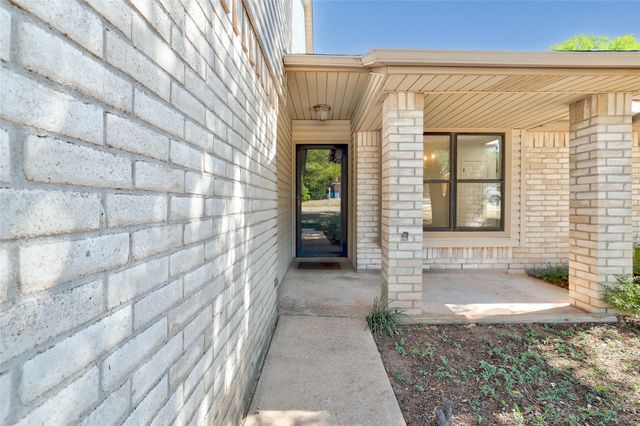 1202 Ivybridge DR, Pflugerville, TX 78660