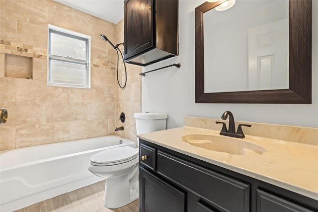 1202 Ivybridge DR, Pflugerville, TX 78660