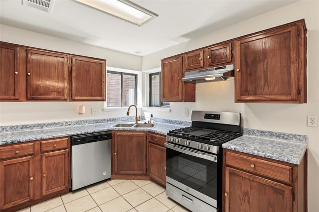 1202 Ivybridge DR, Pflugerville, TX 78660