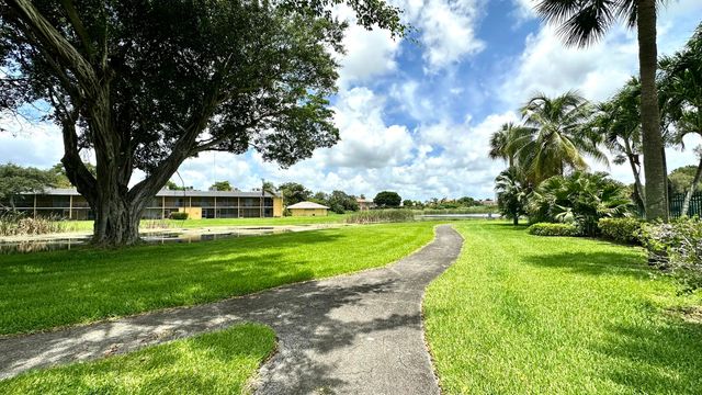 1632 Meadows Circle W, Boynton Beach, FL 33436