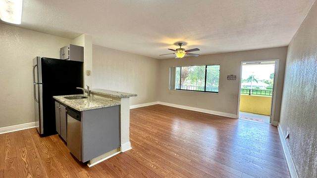 1632 Meadows Circle W, Boynton Beach, FL 33436