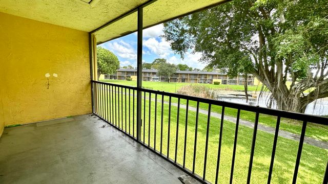 1632 Meadows Circle W, Boynton Beach, FL 33436