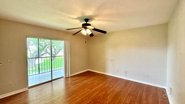 1632 Meadows Circle W, Boynton Beach, FL 33436