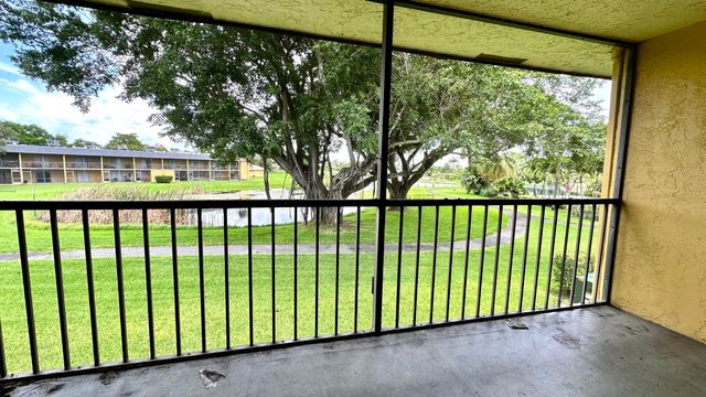 1632 Meadows Circle W, Boynton Beach, FL 33436