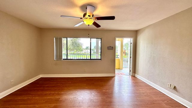 1632 Meadows Circle W, Boynton Beach, FL 33436