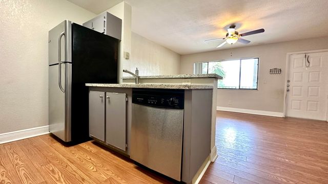 1632 Meadows Circle W, Boynton Beach, FL 33436