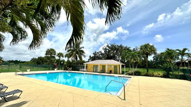 1632 Meadows Circle W, Boynton Beach, FL 33436