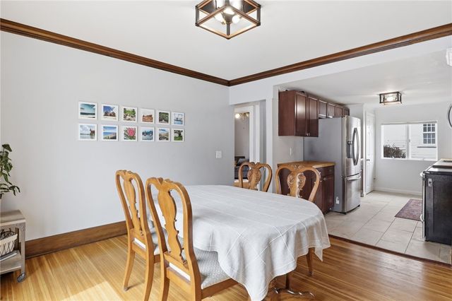 71 Curtice Rd, Irondequoit, NY 14617