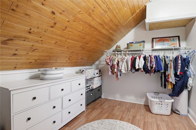 71 Curtice Rd, Irondequoit, NY 14617