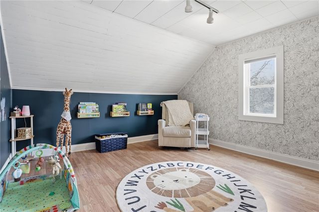 71 Curtice Rd, Irondequoit, NY 14617