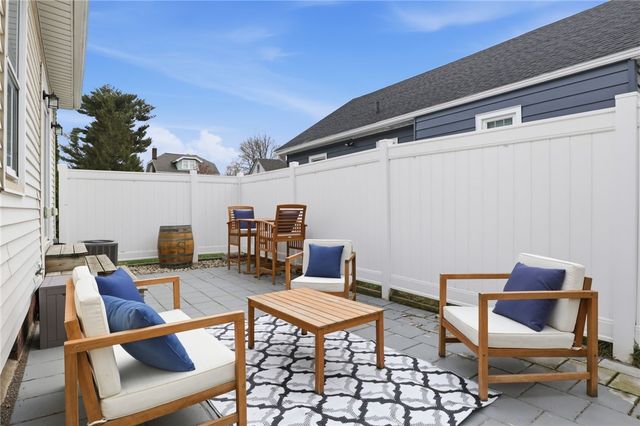 71 Curtice Rd, Irondequoit, NY 14617