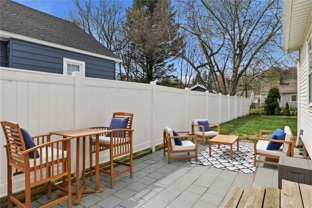 71 Curtice Rd, Irondequoit, NY 14617