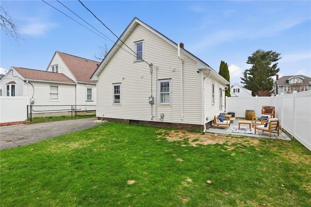 71 Curtice Rd, Irondequoit, NY 14617