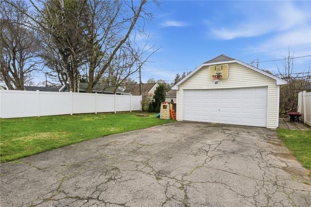 71 Curtice Rd, Irondequoit, NY 14617