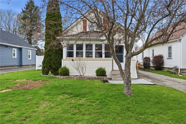 71 Curtice Rd, Irondequoit, NY 14617