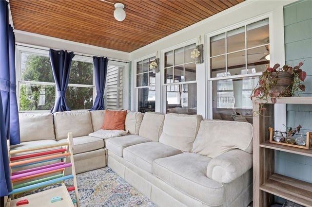 71 Curtice Rd, Irondequoit, NY 14617