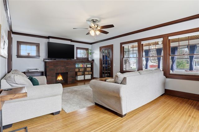 71 Curtice Rd, Irondequoit, NY 14617